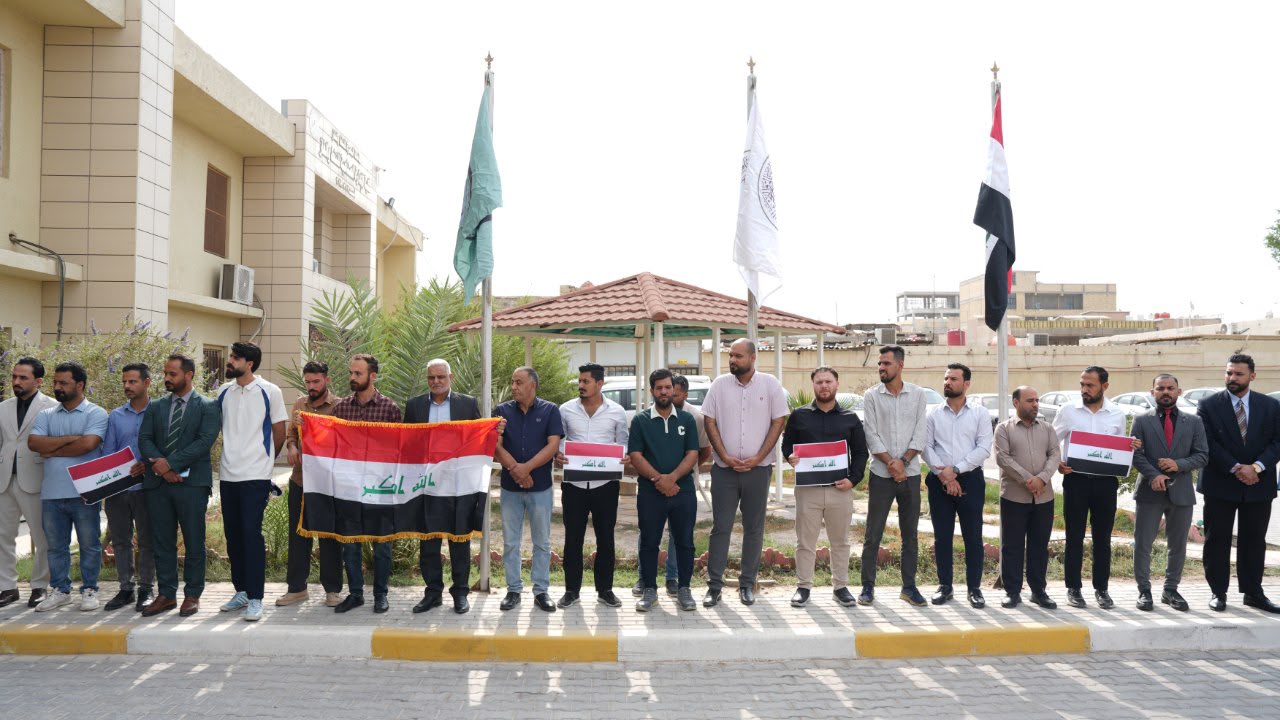 جامعة البصرة للنفط والغاز تنظم وقفة احتجاجية سلمية رفضًا لقرار منع الحجاب في المؤسسات التعليمية في جمهورية أذربيجان. - 1
