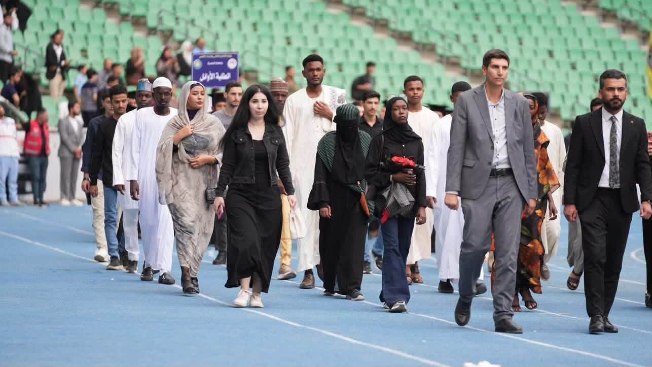 جامعة البصرة للنفط والغاز تشارك جامعة البصرة احتفالها بتخرج دورة جديدة من خريجيها (دفعة أسود الرافدين) - 3