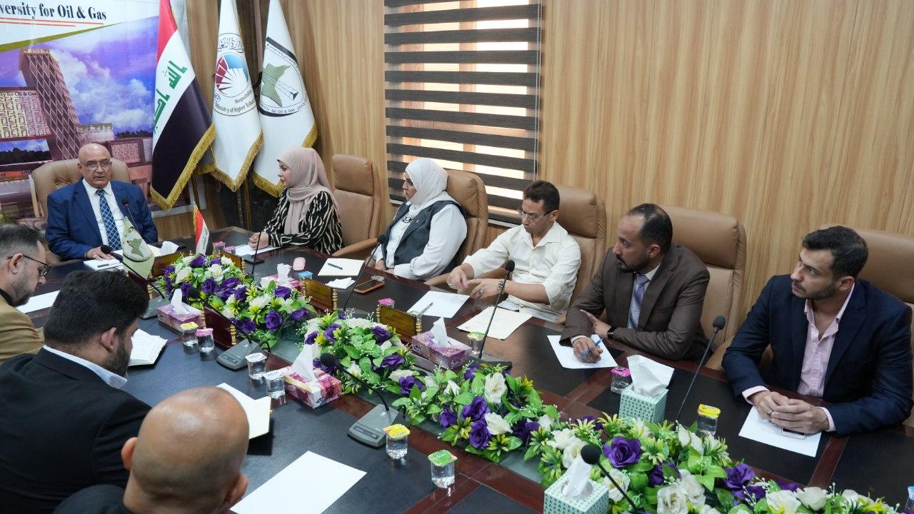 رئيس جامعة البصرة للنفط والغاز يترأس اجتماعاً مع لجنة التصنيفات لبحث متطلبات دخول الجامعة في التصنيفات العالمية - 1