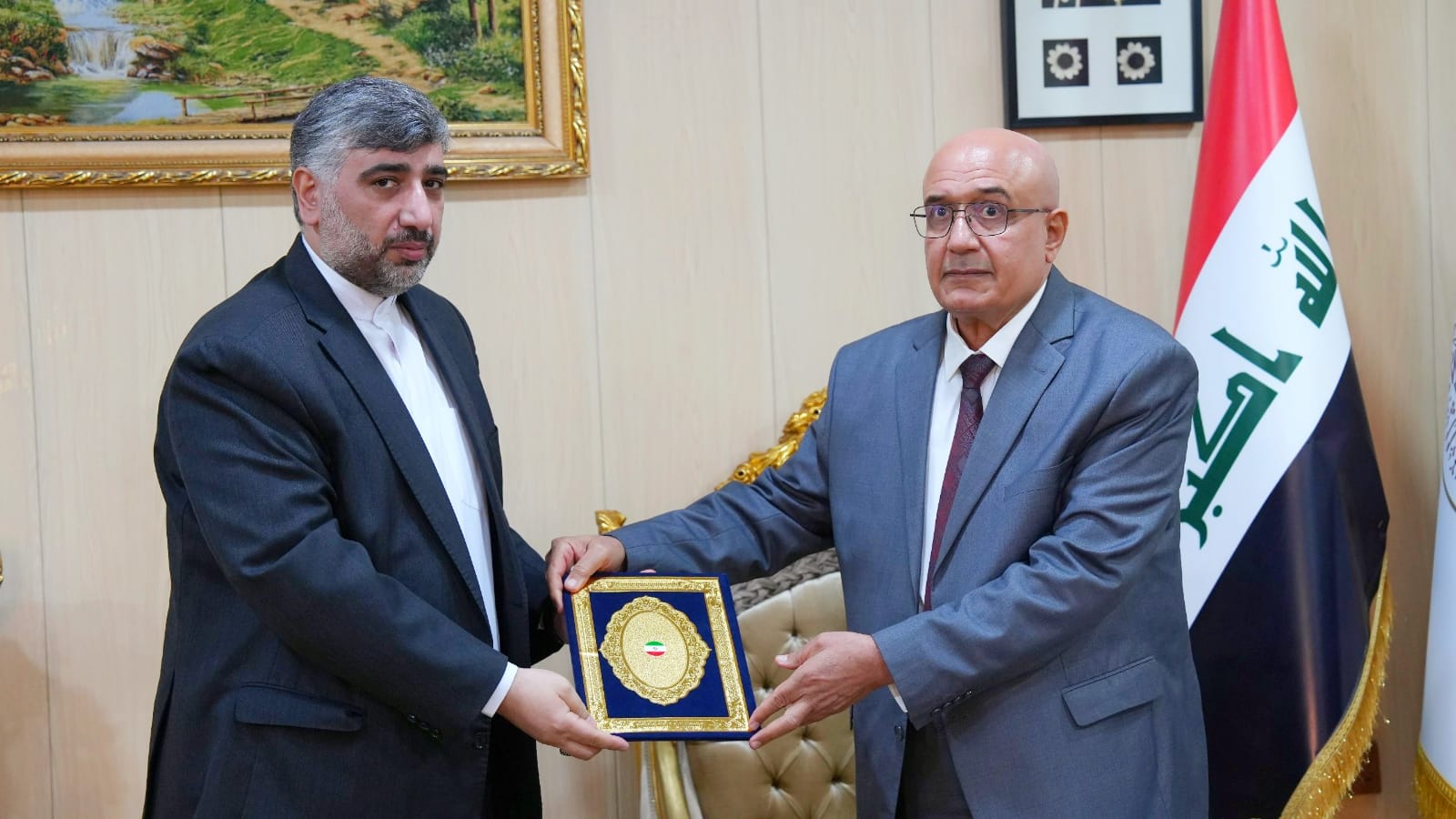 رئيس جامعة البصرة للنفط والغاز يستقبل الملحق الثقافي الإيراني ويبحث آفاق التعاون والارتقاء بمستوى التعليم بين الجانبين - 1