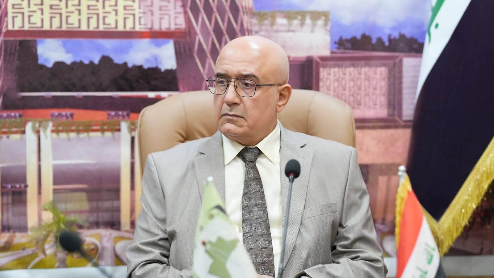لدعم التحول الرقمي..رئيس جامعة البصرة للنفط والغاز يترأس اجتماعًا موسعًا مع وفد من وزارة التعليم العالي والبحث العلمي لبحث أنظمة (HEPIQ) و(SIS) - 4