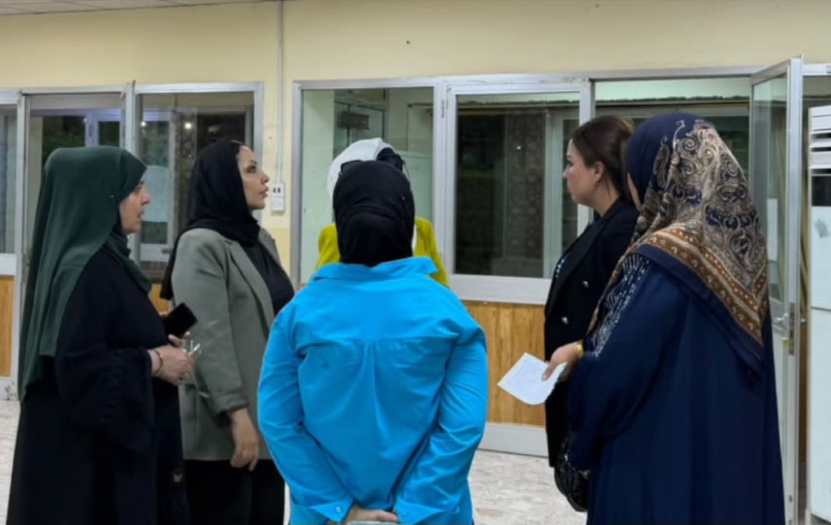 وفد من جامعة البصرة للنفط والغاز يزور الأقسام الداخلية للطالبات برفقة اللجنة الوزارية للاطلاع على أوضاعهن واحتياجاتهن - 2