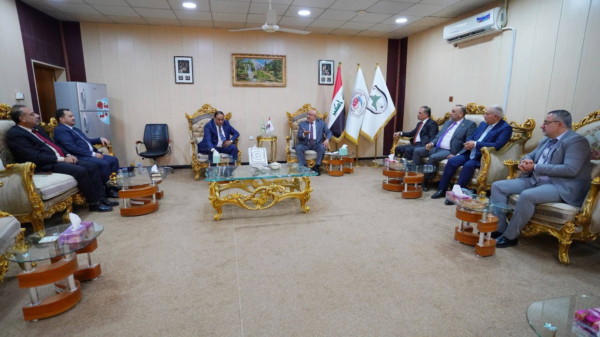 رئيس جامعة البصرة للنفط والغاز يستقبل نقيب الأكاديميين العراقيين - 1