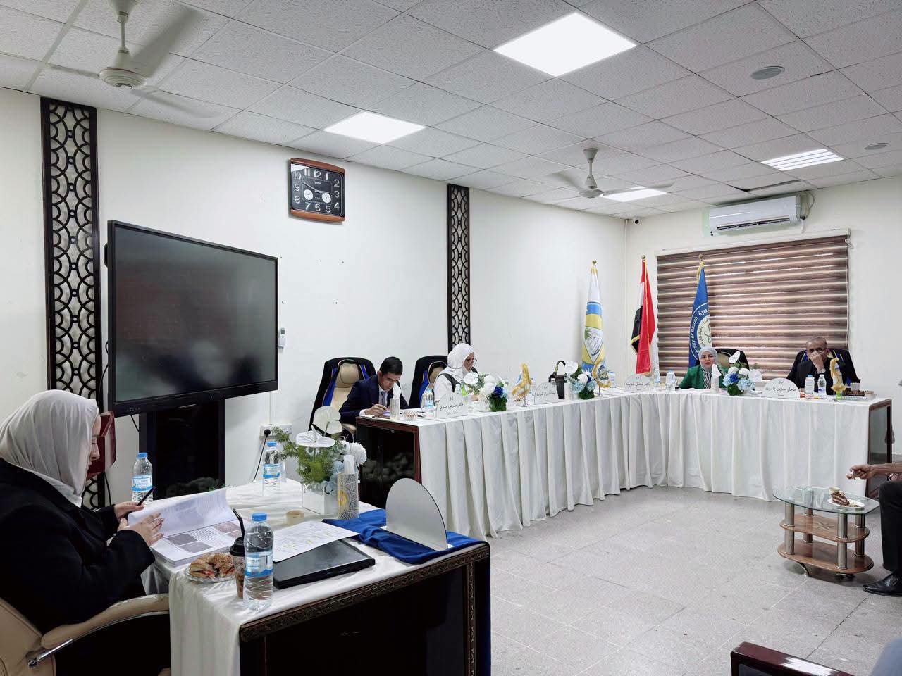 تدريسية من كلية هندسة النفط والغاز تترأس لجنة مناقشة رسالة ماجستير في جامعة البصرة - 1
