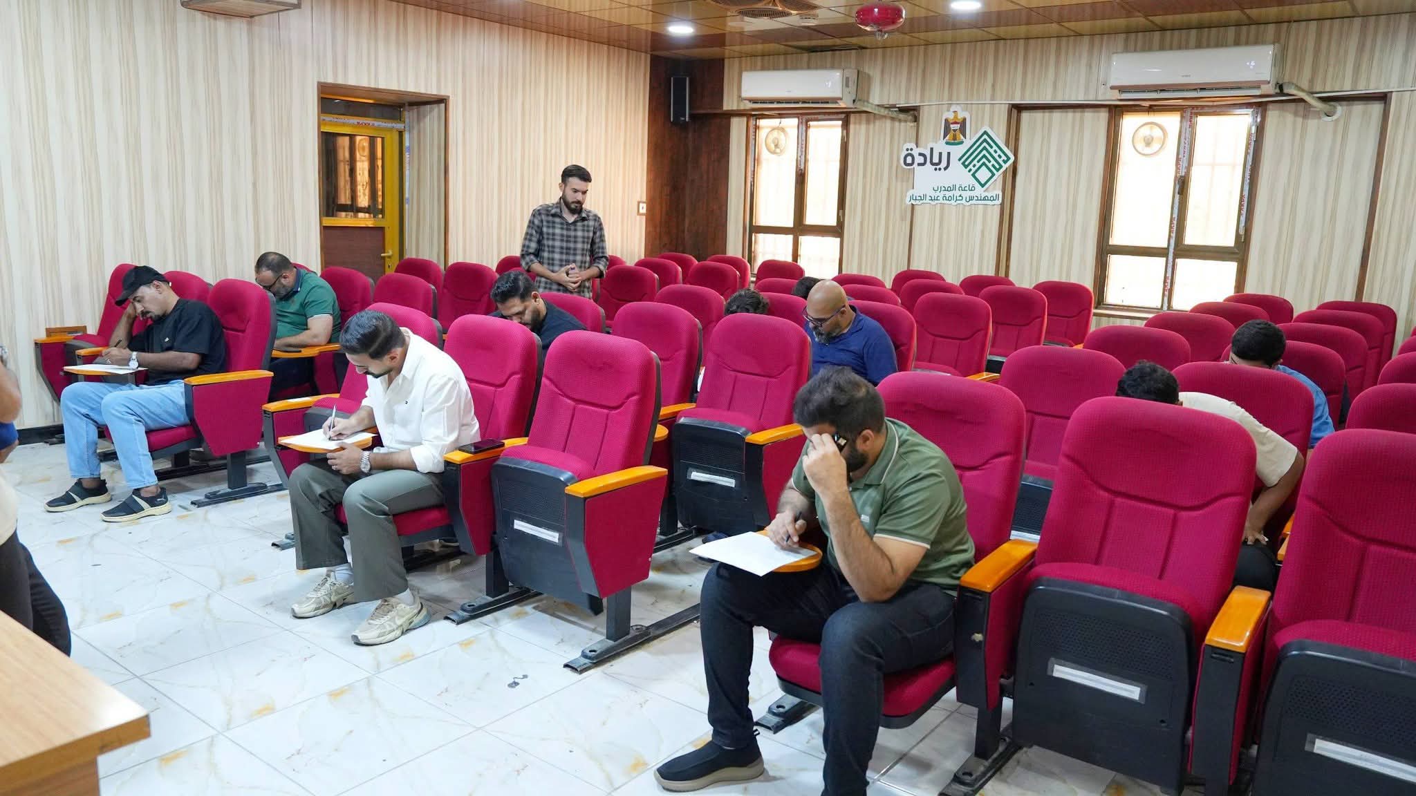 اختتام الدورة التدريبية في جامعة البصرة للنفط والغاز عن: "إدارة الصحة والسلامة المهنية OSHA" لمنتسبي شركة غاز الجنوب وإجراء الإختبار للمشاركين فيها - 1