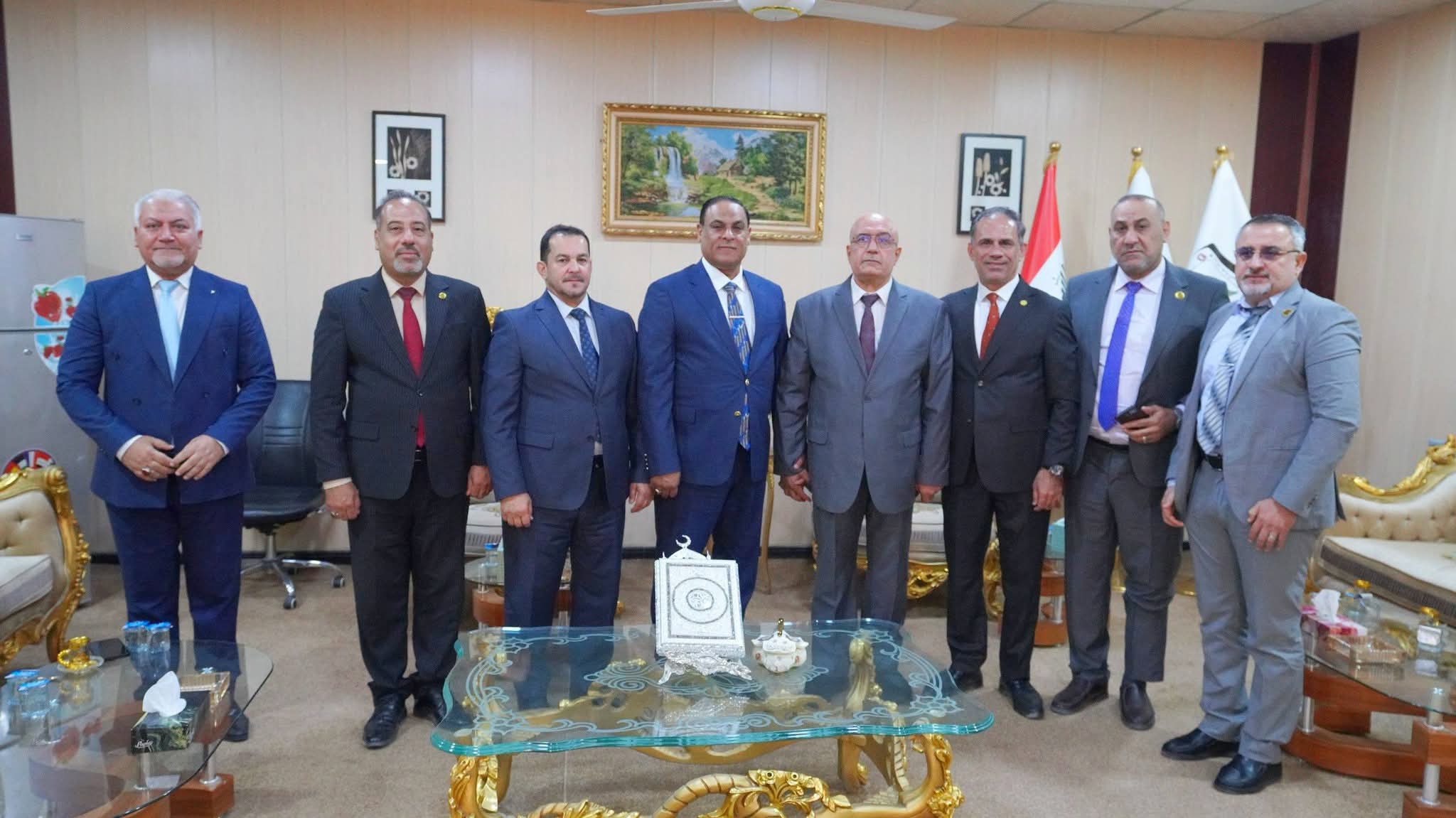 رئيس جامعة البصرة للنفط والغاز يستقبل نقيب الأكاديميين العراقيين - 2