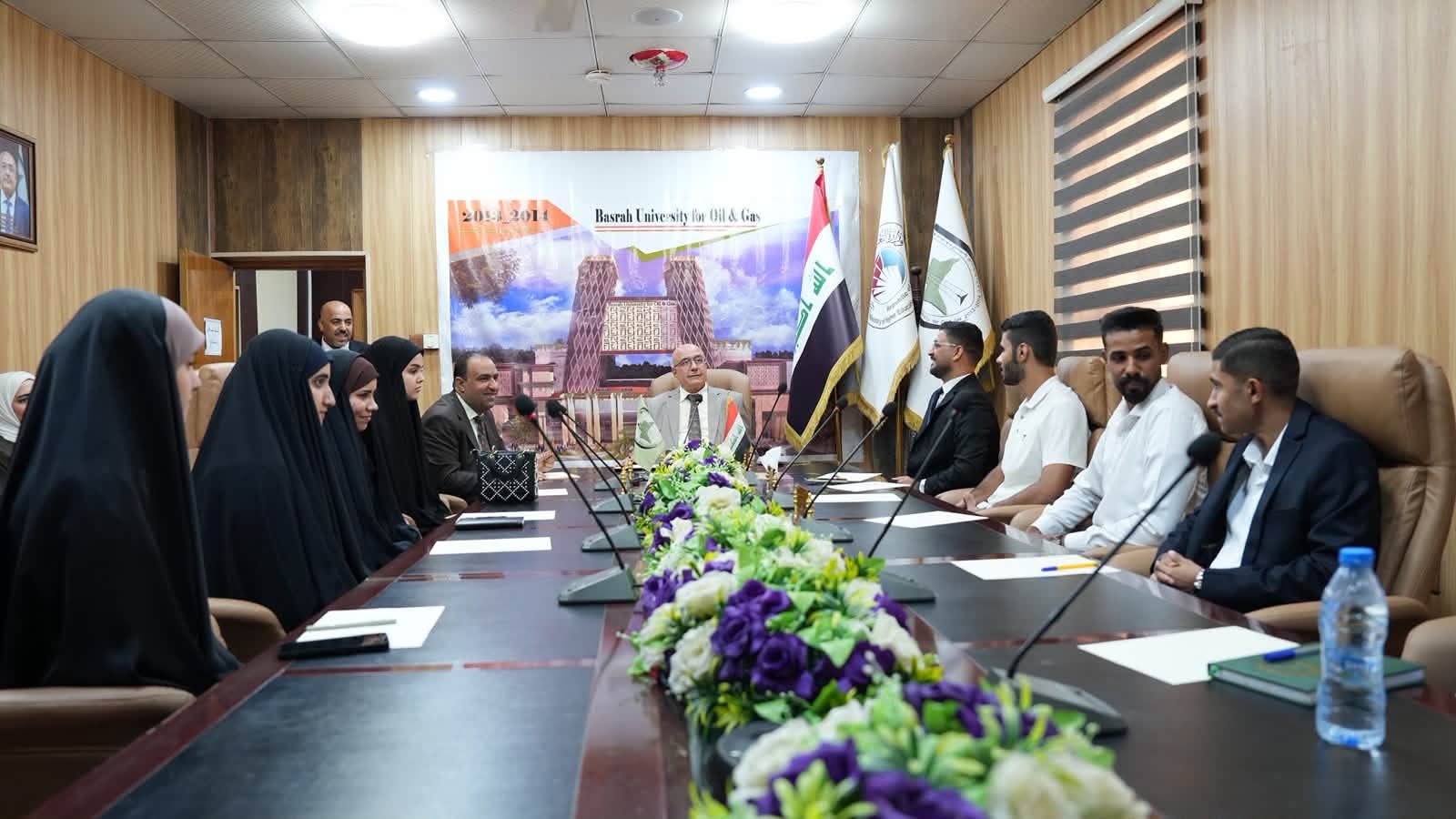 رئيس جامعة البصرة للنفط والغاز يلتقي الطلبة الأوائل في كلية الإدارة الصناعية للنفط والغاز - 2